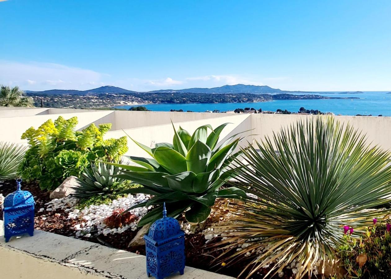 Vue Panoramique - Grande Terrasse Et Piscine *